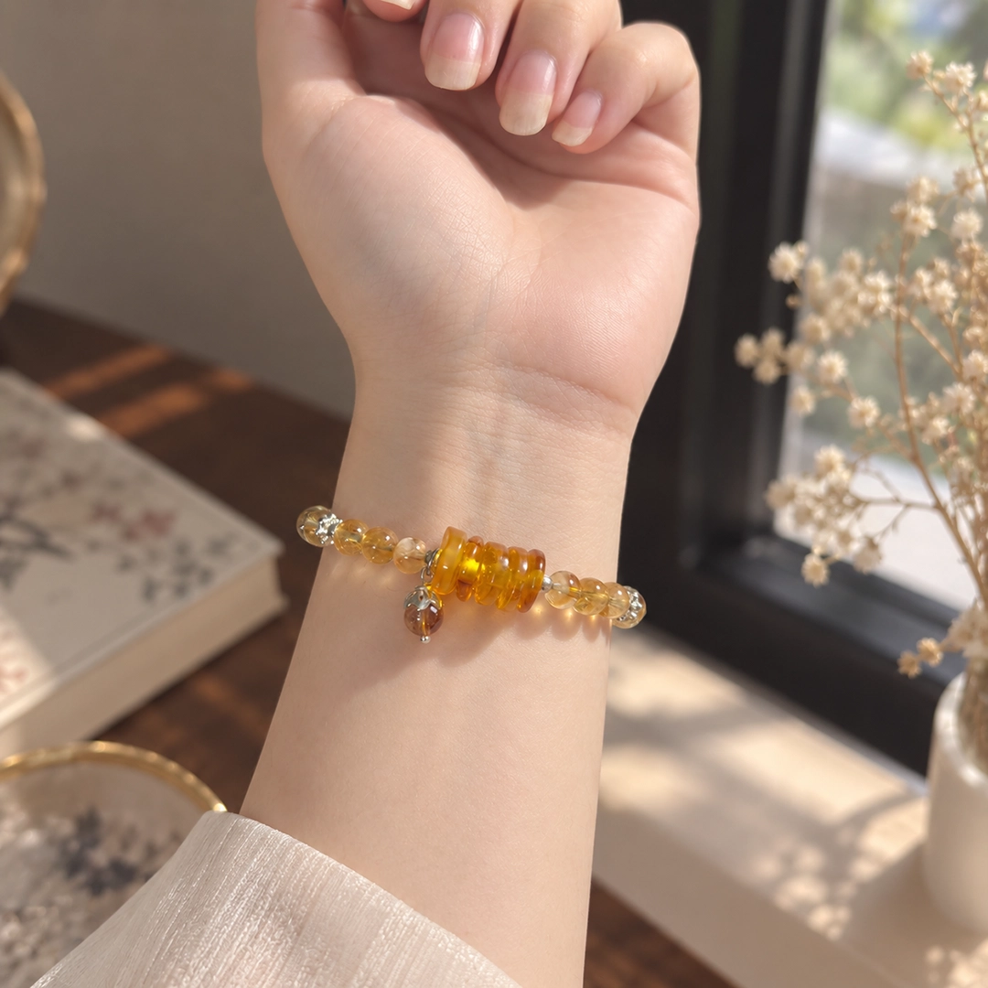 Vòng Tay Thạch Anh Vàng (Phối Ngũ Điếu Hổ Phách) - Ảnh 3